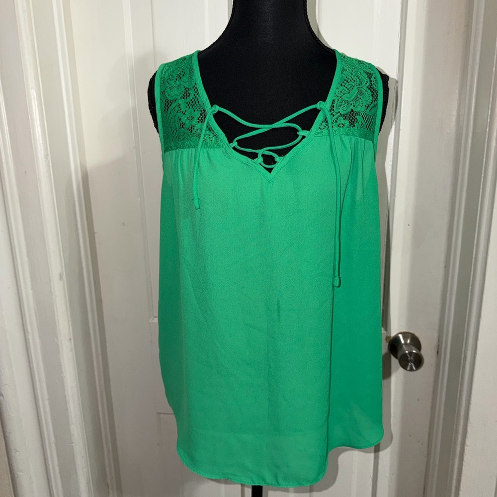 Women's size medium by & by Vibrant Green Lace Tank Top, shirt, blouse‎